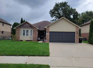 21094 Vesper Dr, Macomb, MI 48044