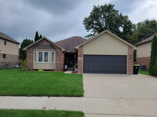 21094 Vesper Dr, Macomb, MI 48044