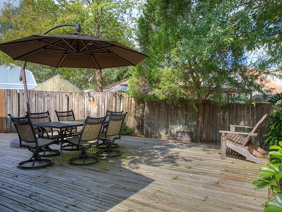 5th image of 6111 Silkdale Ct