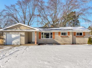5157 Hillview Dr, Norton Shores, MI