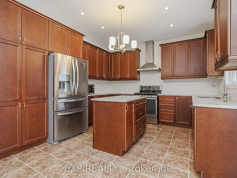 215 Rivertree St — Photo 8