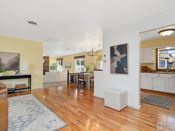 5th image of 305 Park Place Dr