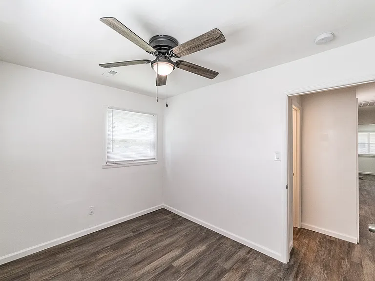 2239 Norwood Dr NW — Photo 14