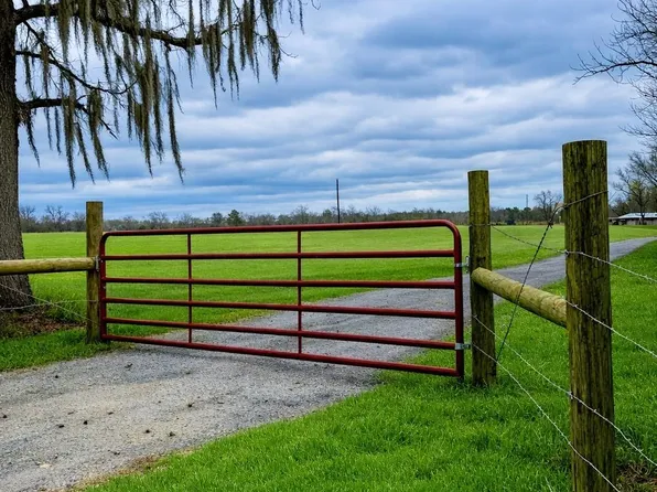 A County Rd #2058, Hull, TX 77564