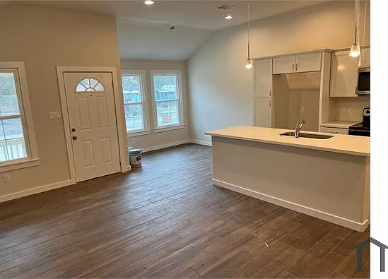 5901 Woodview Dr #5901 — Photo 2