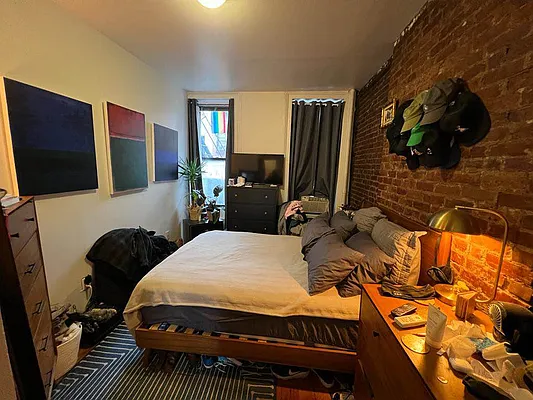 Rented by KNOCKKNOCK LLC | media 16