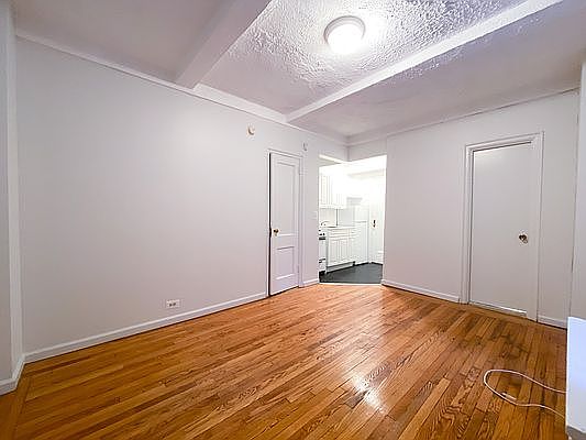 3rd image of 215 W 83rd St APT 2A