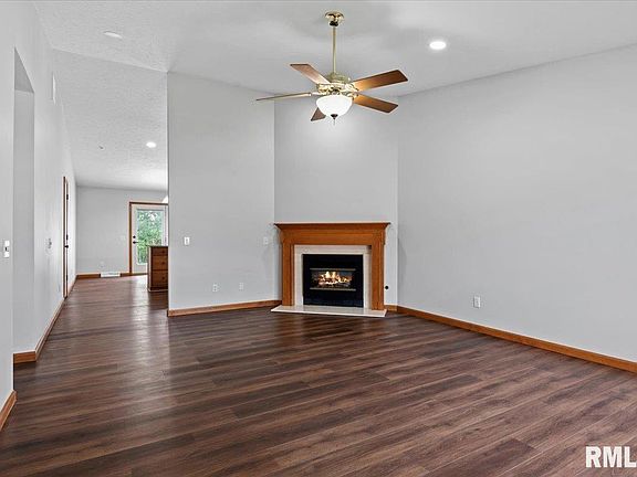 4th image of 1615 Woodmore Dr