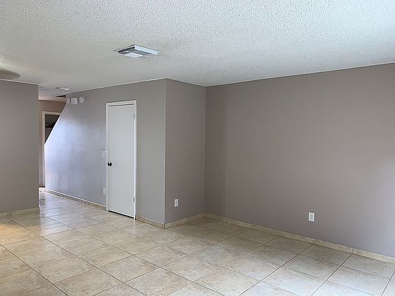 2nd image of 252 Taylor Ln APT C
