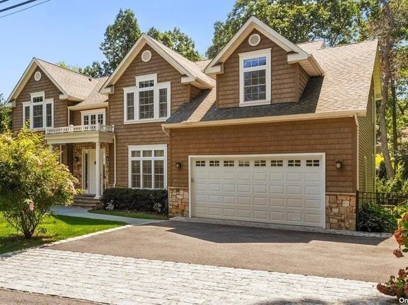 896 Hilltop Road, Oyster Bay, NY 11771