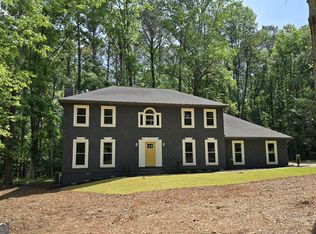 260 Greenfield Cir, Fayetteville, GA 30215