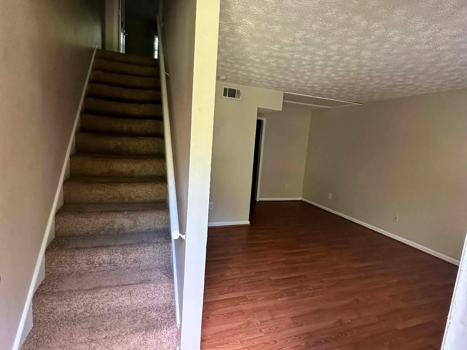 2 bed, 1.5 bath, $1,150 — Photo 2