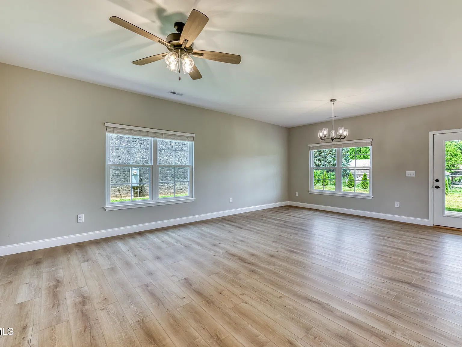 4 bed, 2.5 bath, 1817 sqft, $2,945 — Photo 4
