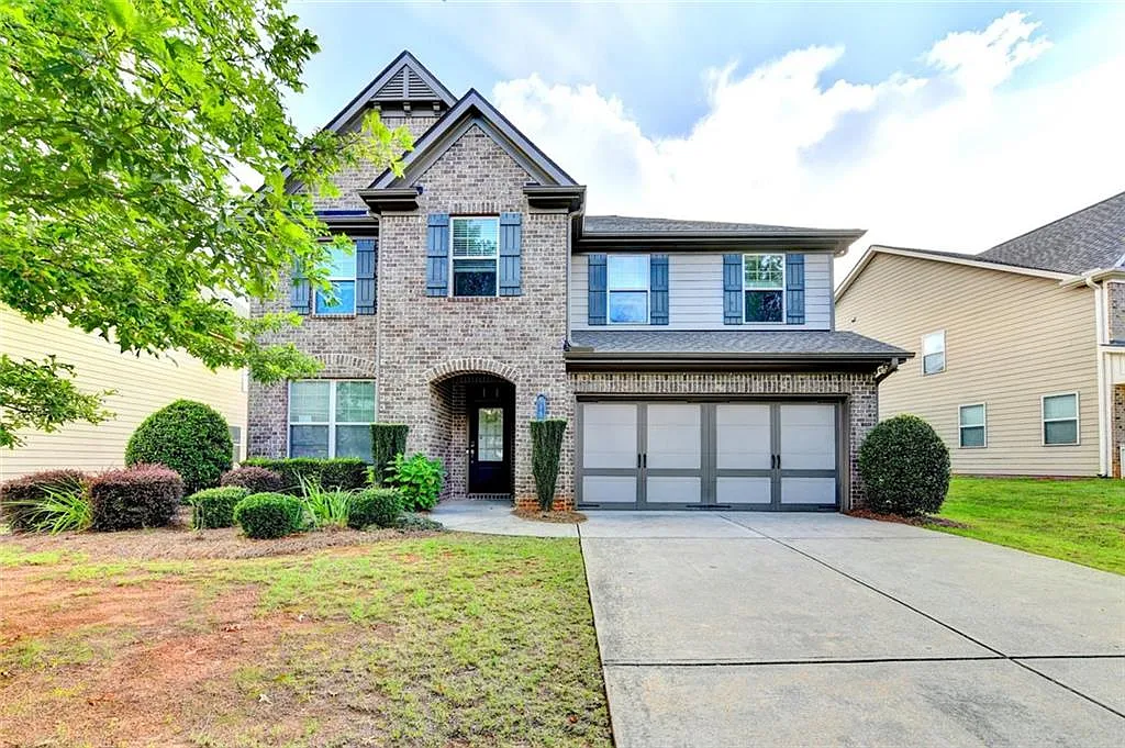4 bed, 3.0 bath, 2907 sqft, $3,200 — Photo 1