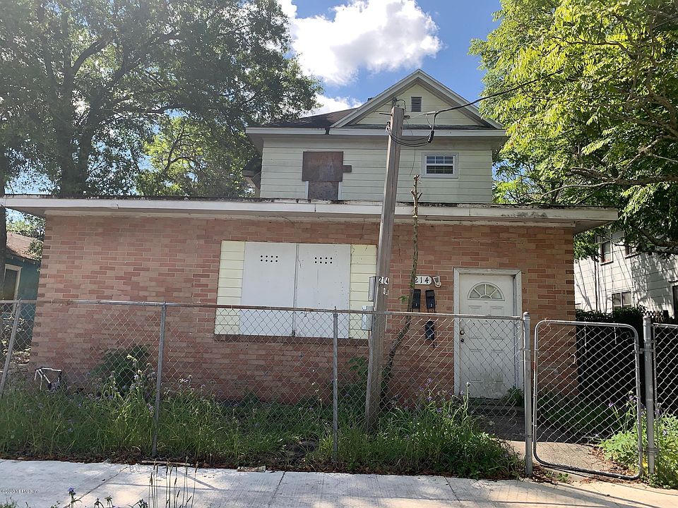 1st image of 214 E 16th St