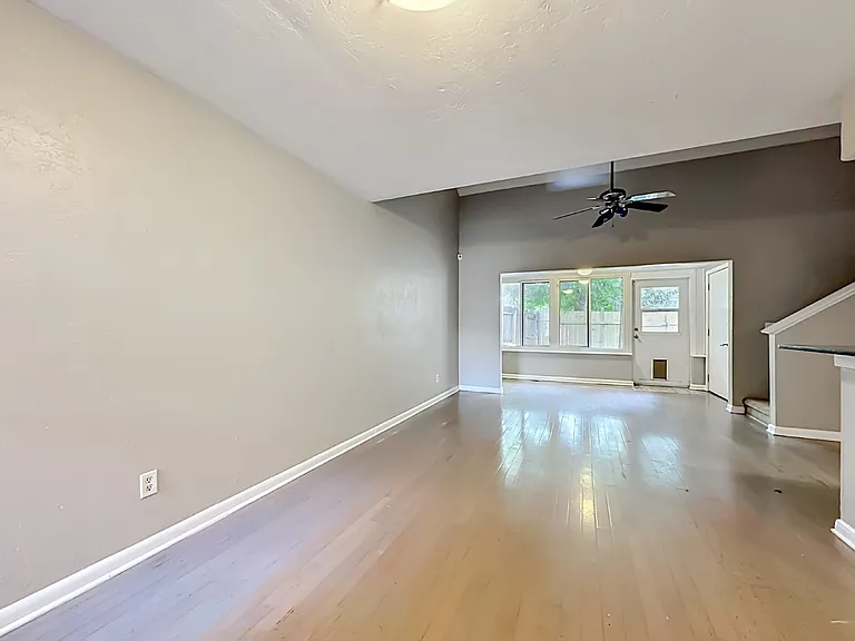 2857 Wonderwood Ln — Photo 7
