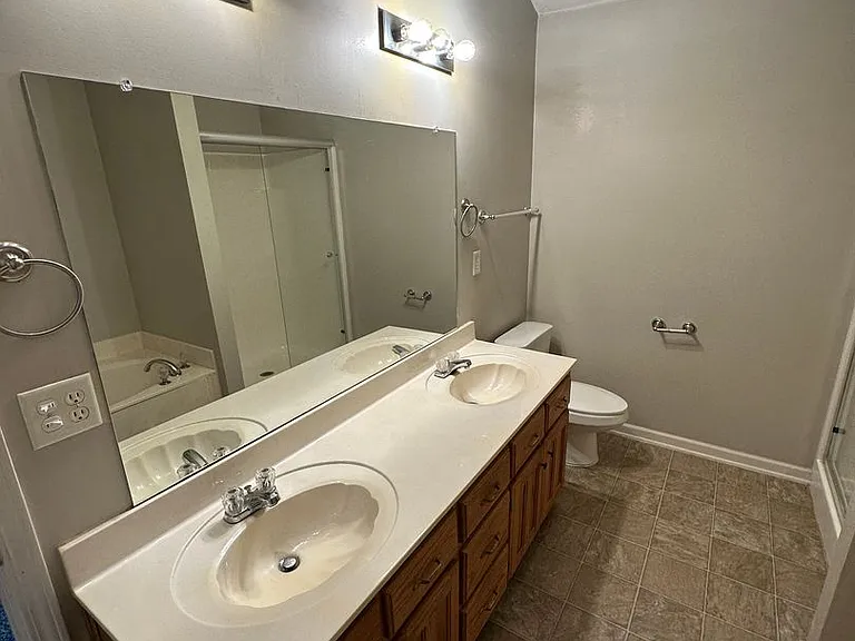 1409 Brimfield Cv — Photo 10
