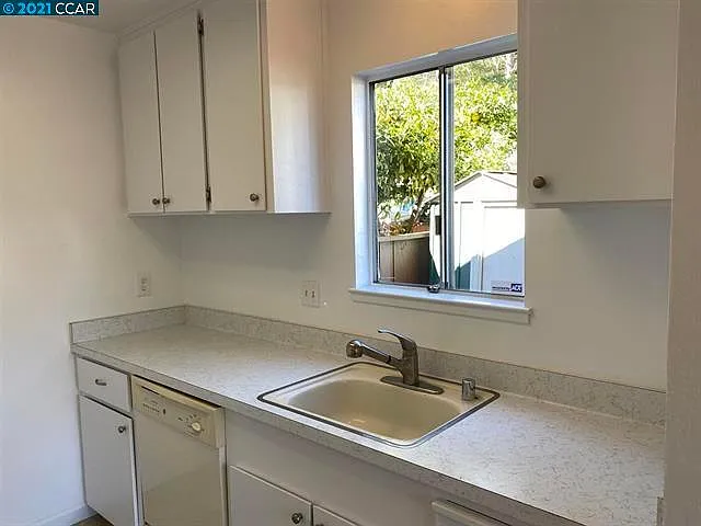 1218 Marionola Way — Photo 9