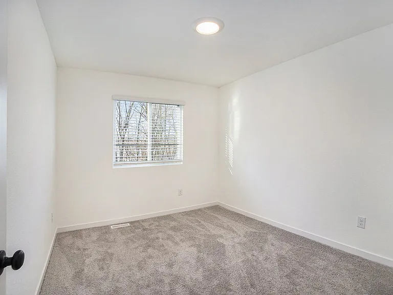 515 Burr St — Photo 17