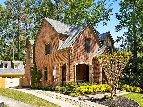 3rd image of 164 Candler Dr