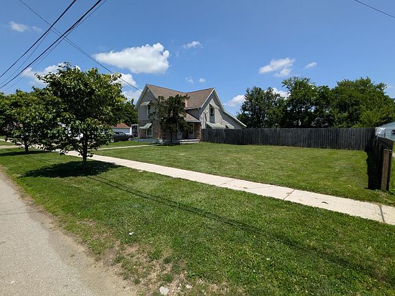 4th image of 472 Patterson St