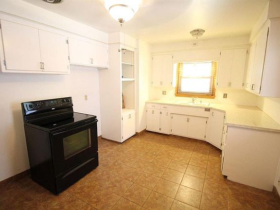 4th image of 2310 S 58th St