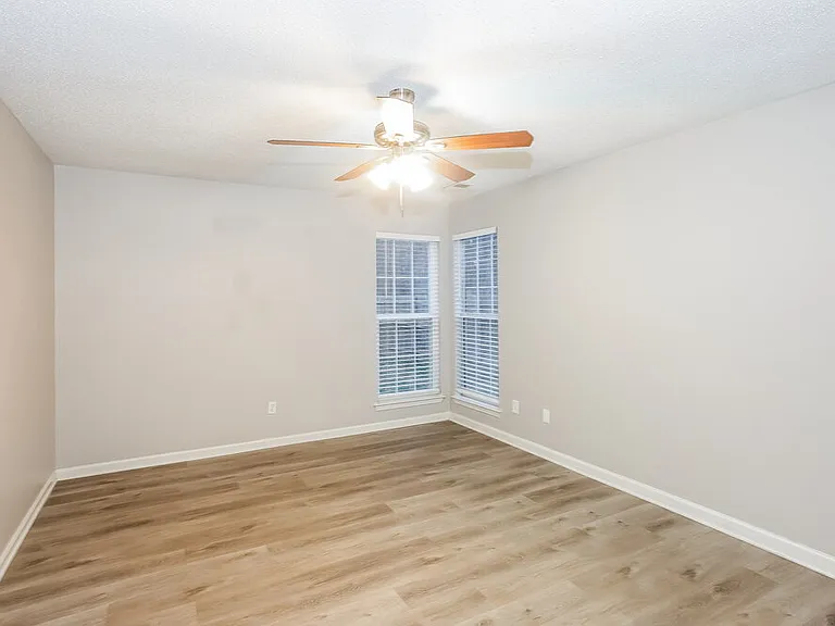 7523 Pence Pond Ln — Photo 10