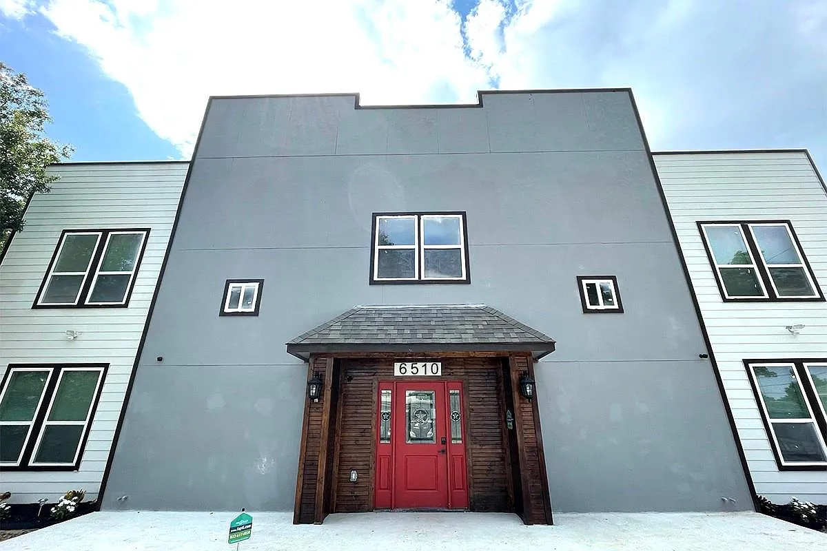 2 bed, 2.0 bath, 5752 sqft, $1,800 — Photo 2
