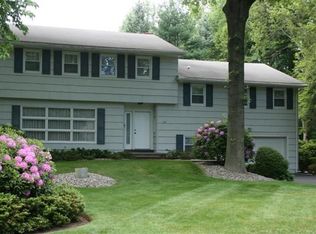 24 Abby Ln, Green Brook, NJ