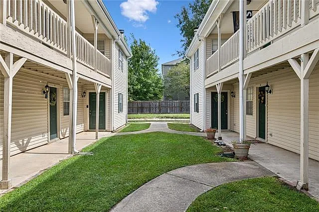 Building Photo - 737 Heavens Dr #7
