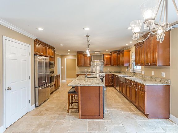2nd image of 407 Pine Bluff Dr