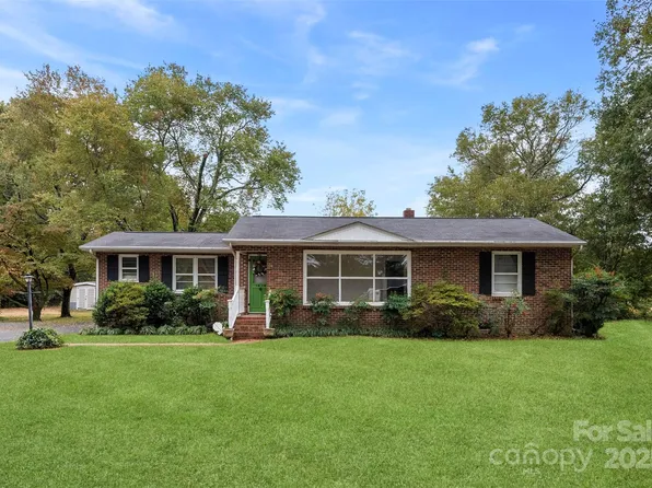 1819 Ratchford Dr, Dallas, NC 28034