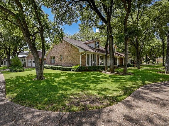 5th image of 1701 Apricot Glen Dr