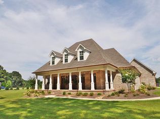 155 Ravenwood Cv, Tupelo, MS 38804
