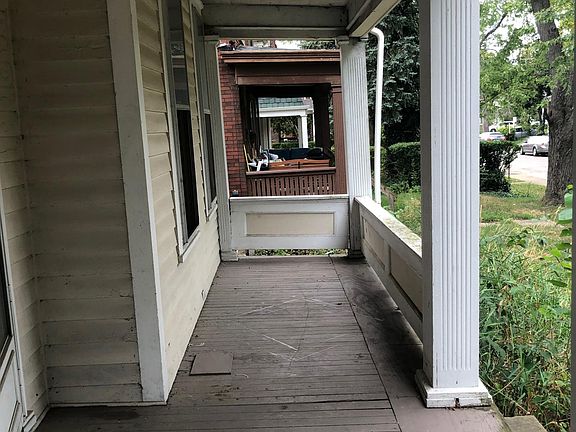 2nd image of 381 E Oakland Ave