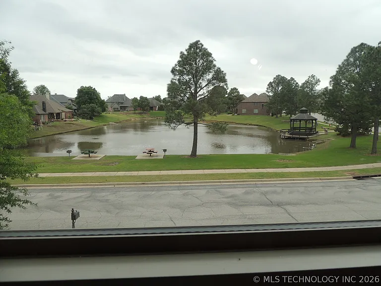 4416 W Indianola St — Photo 52