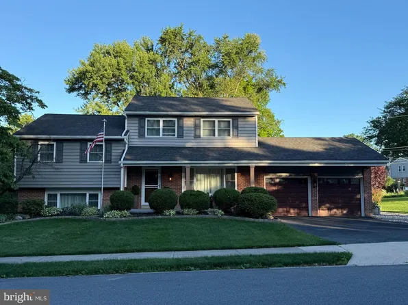 1842 Longview Dr, Lancaster, PA 17601
