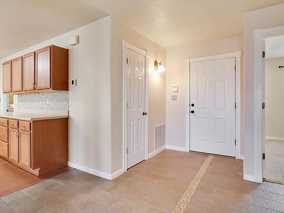 4th image of 10940 Serpentine Ct NW