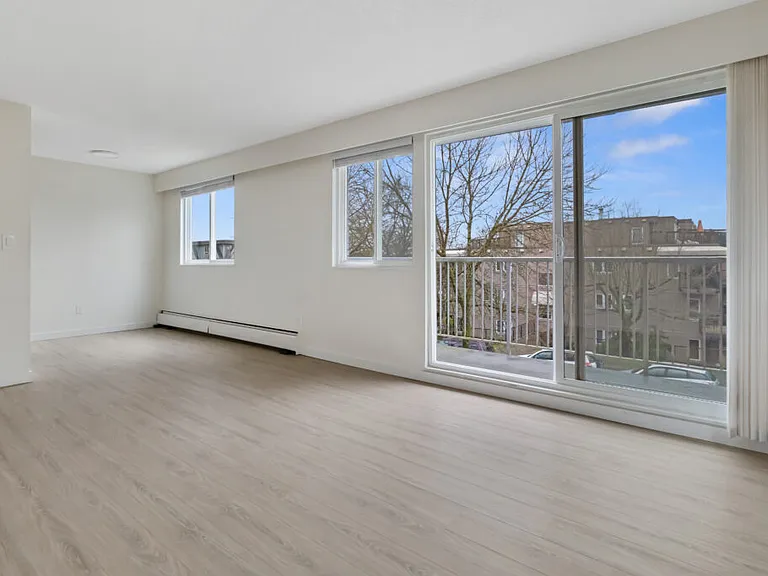 2333 Oxford St — Photo 12