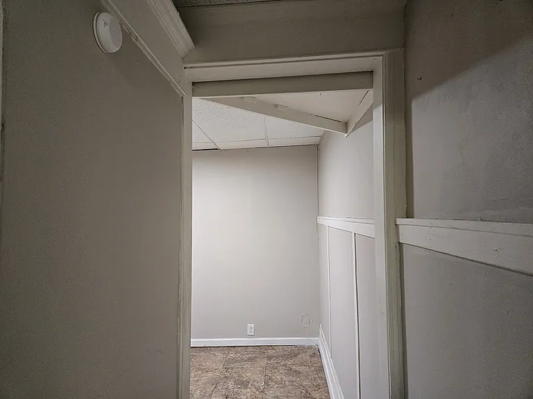 300-302 William St #1 — Photo 19