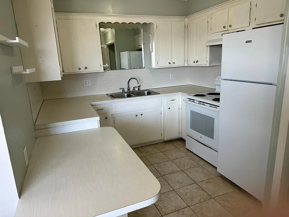 1005 Faye Ave #3