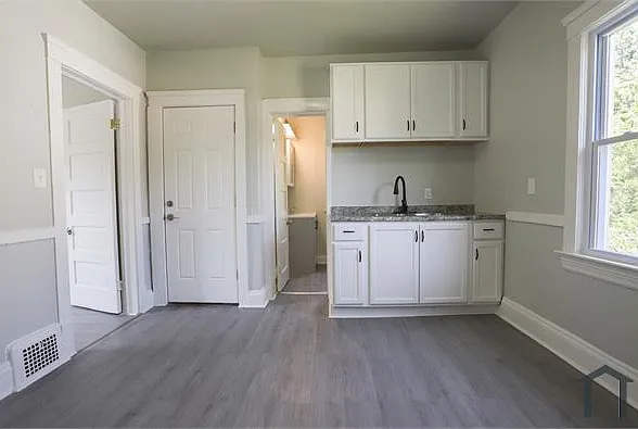 2944 E 128th St #DOWN — Photo 1