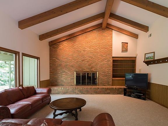 2nd image of 118 Woodhaven Dr