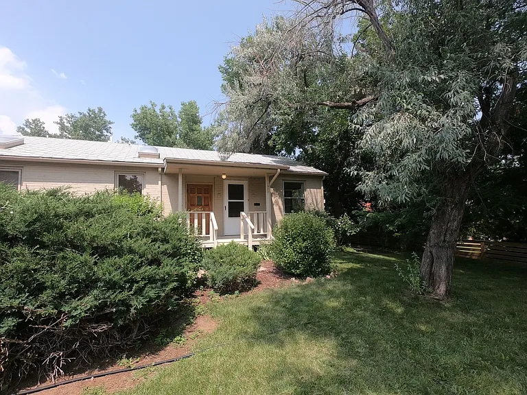 1975-1977 Norwood Ave — Photo 1