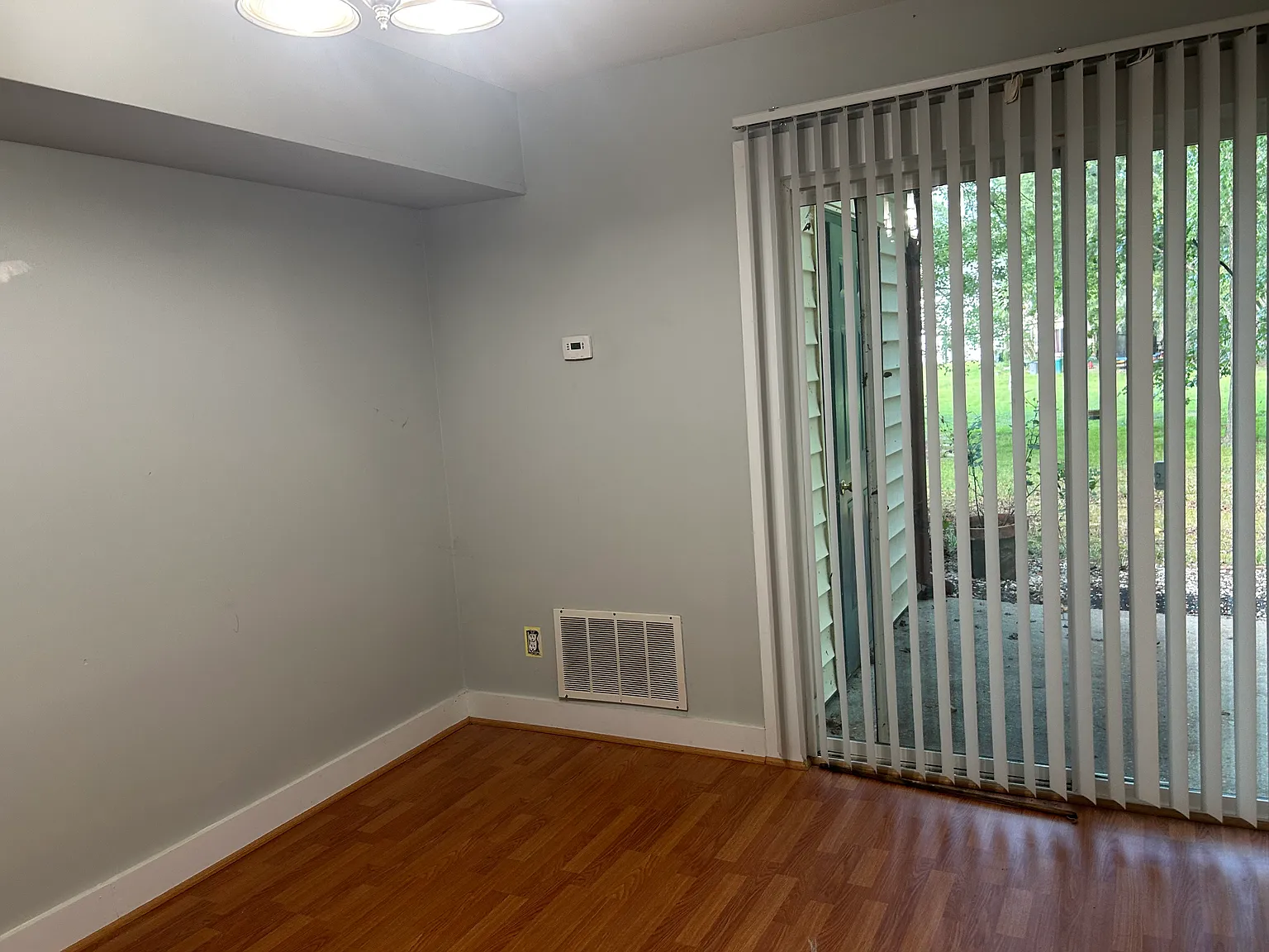 3 bed, 1.5 bath, 1210 sqft, $1,700 — Photo 2