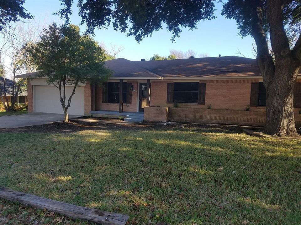 1st image of 614 Green Cove Ln