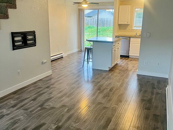 4th image of 1224 12th Ave NW