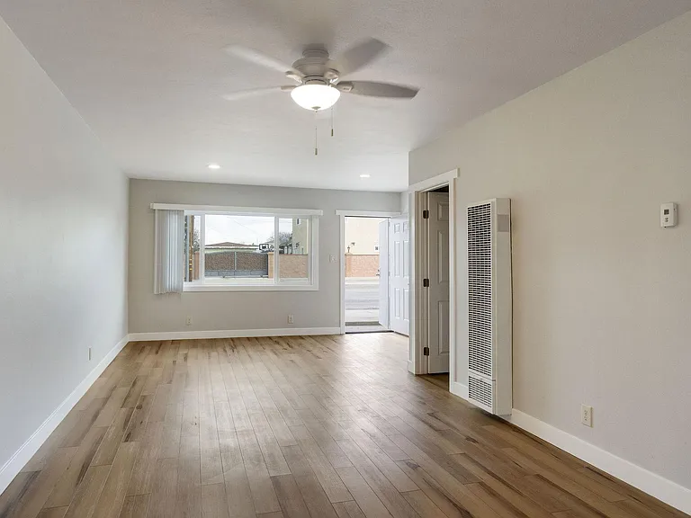 903 Lilienthal Ln — Photo 9