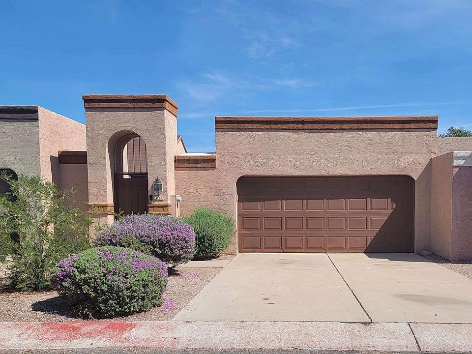 Welcome! 2 bed/1 bath townhouse located on the SW side of town.