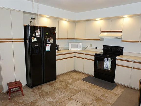 5th image of 8251 Burgos Ct